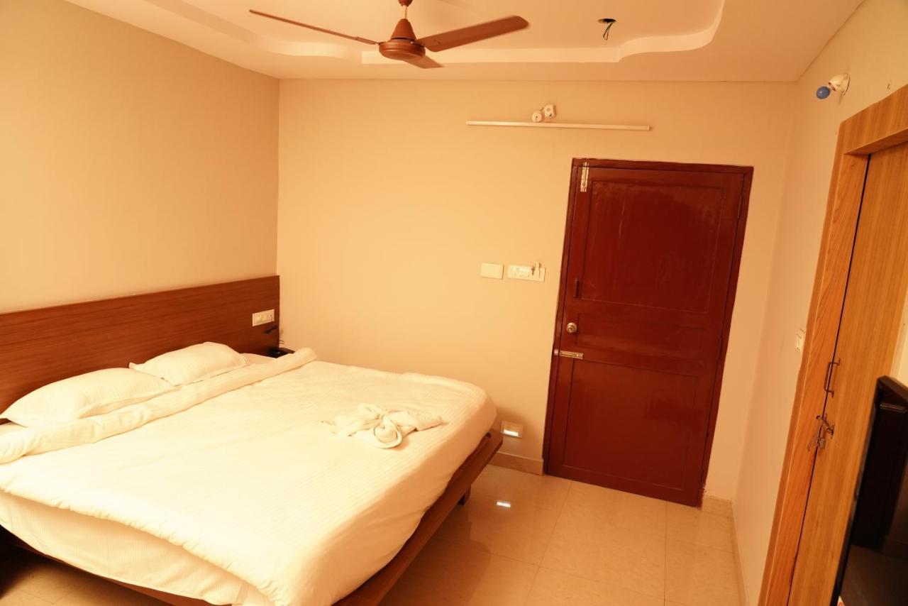 Swagath Residency Kākināda المظهر الخارجي الصورة
