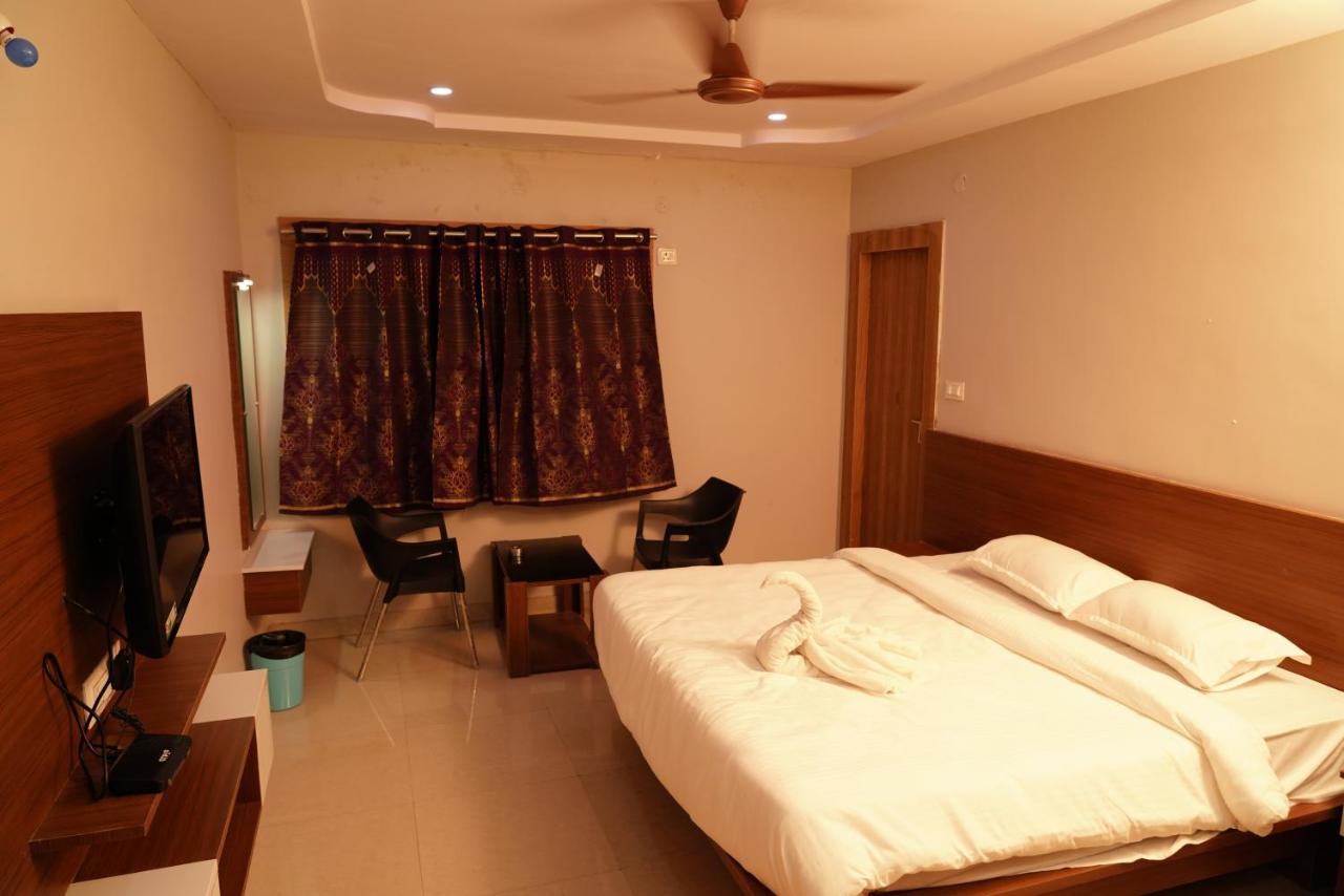 Swagath Residency Kākināda المظهر الخارجي الصورة