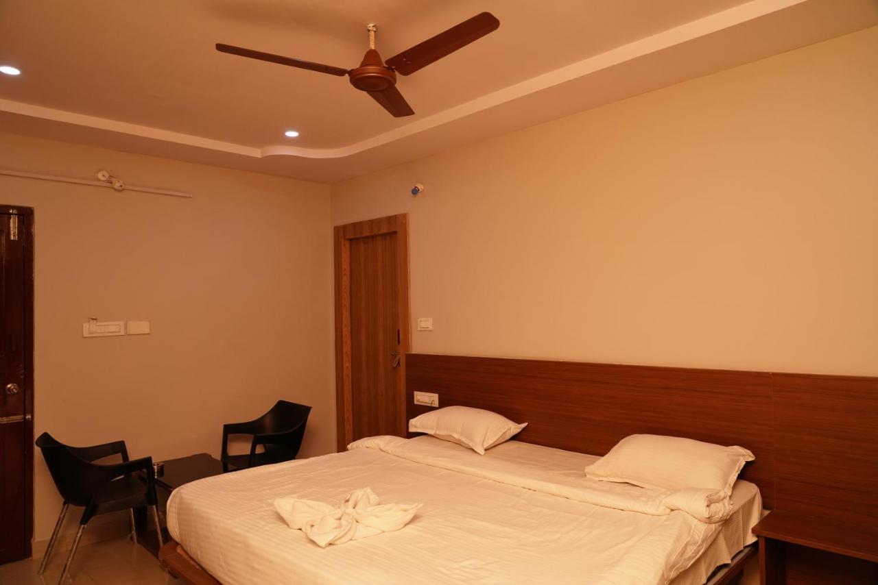 Swagath Residency Kākināda المظهر الخارجي الصورة